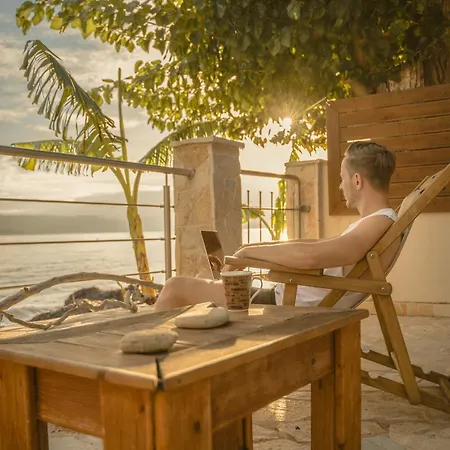 Ekati Mare Lifestyle Kavos