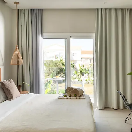 מלון Ekati Mare Lifestyle 4*